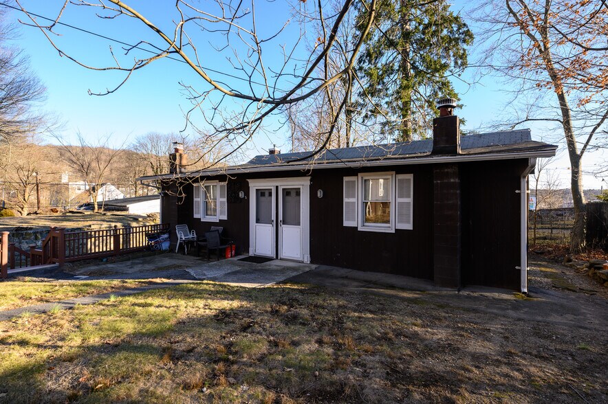 More Photos Of 5 Baker St, Mohegan Lake Apartments For Sale