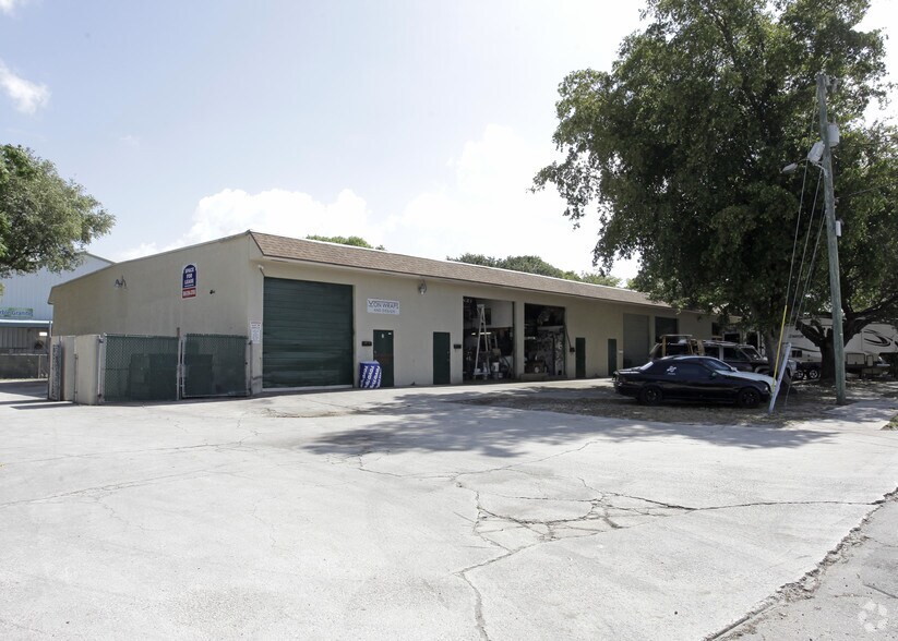 More Photos Of 109 SE 3rd Ct, Deerfield Beach Warehouse For Lease
