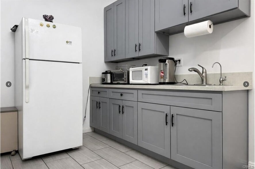 More Photos Of 11940 Goldring Rd, Arcadia Warehouse For Sale