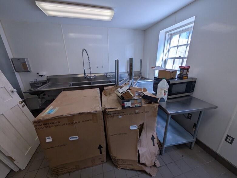 More Photos Of 2220 N Charles St, Baltimore Office For Sale