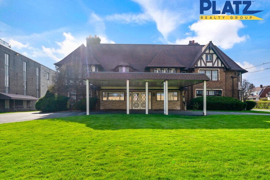 More Photos Of 1360 5th Ave, Youngstown Specialty For Sale