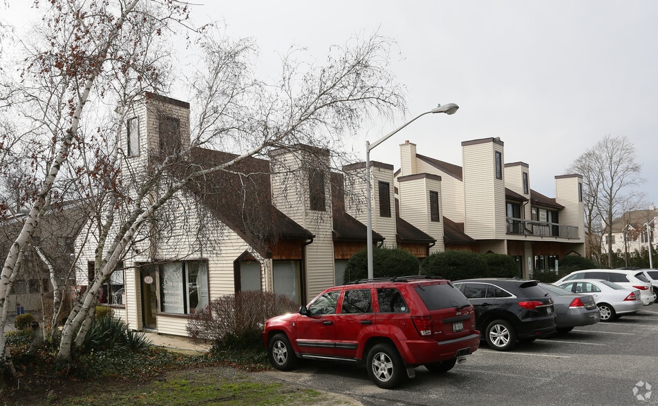 More Photos Of 24 Bellemeade Ave, Smithtown Storefront Retail Office For Lease