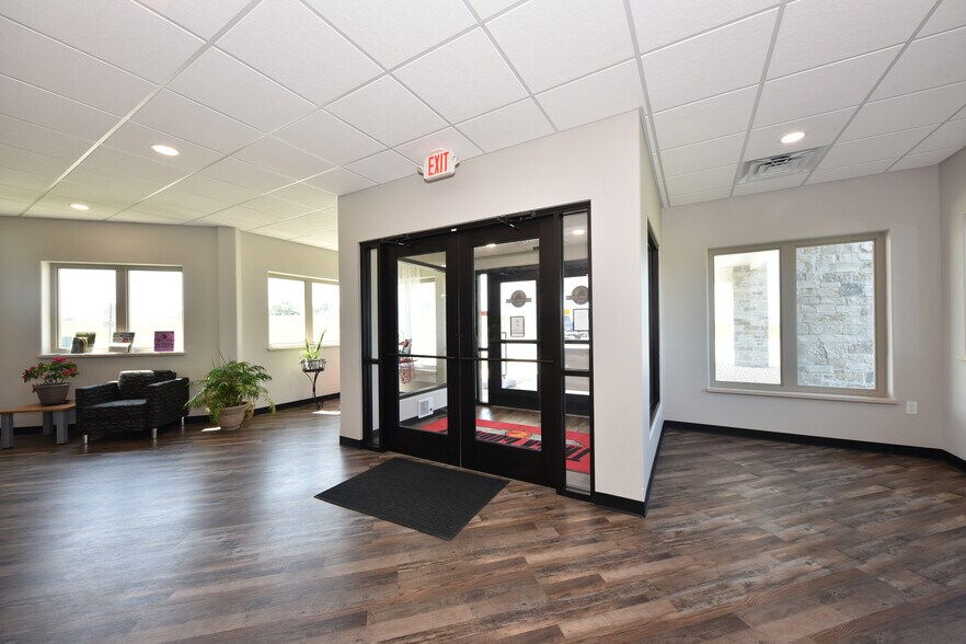 More Photos Of N9450 Mohawk Rd, Theresa Office For Sale
