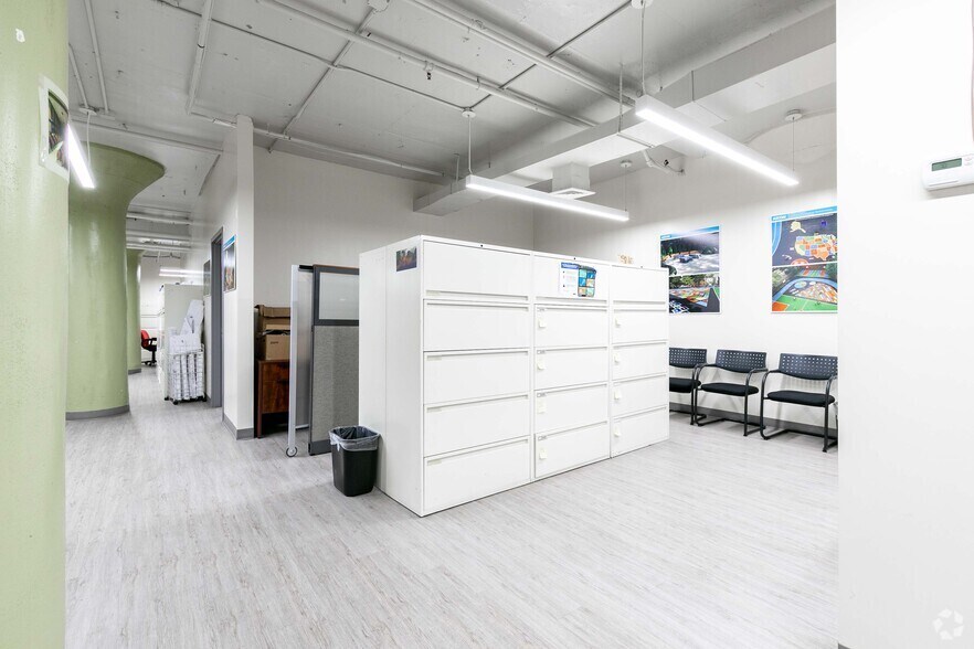 More Photos Of 47-09 30th St, Long Island City Light Manufacturing For Lease