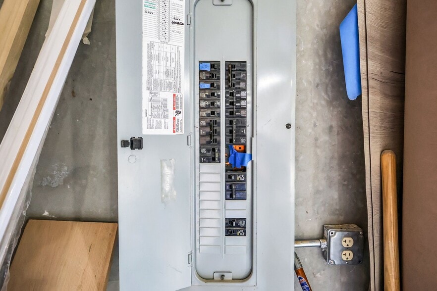 More Photos Of 11931-11971 NW 37th St, Coral Springs Warehouse For Sale