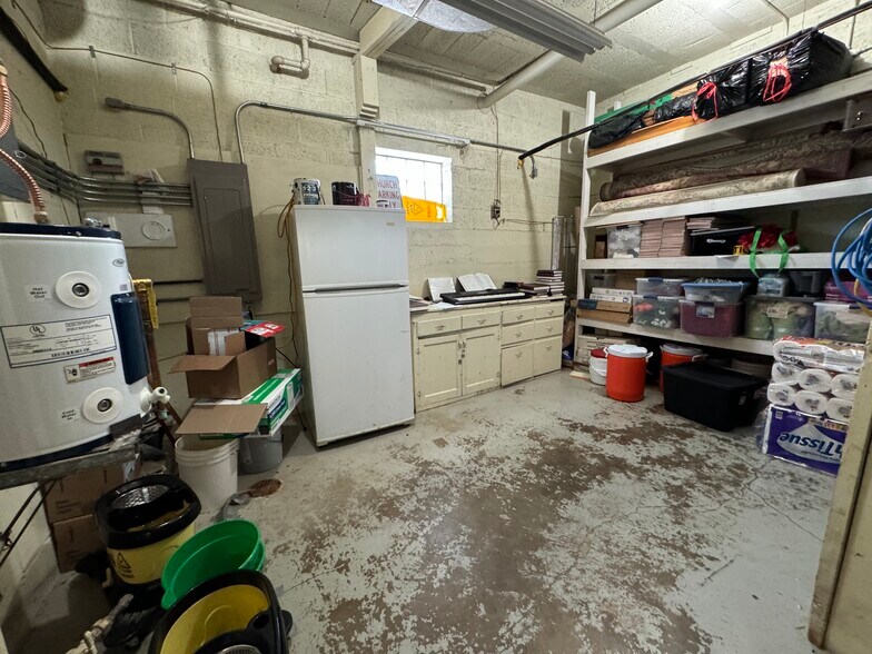 More Photos Of 210 5th Ave NW, Mandan Specialty For Sale