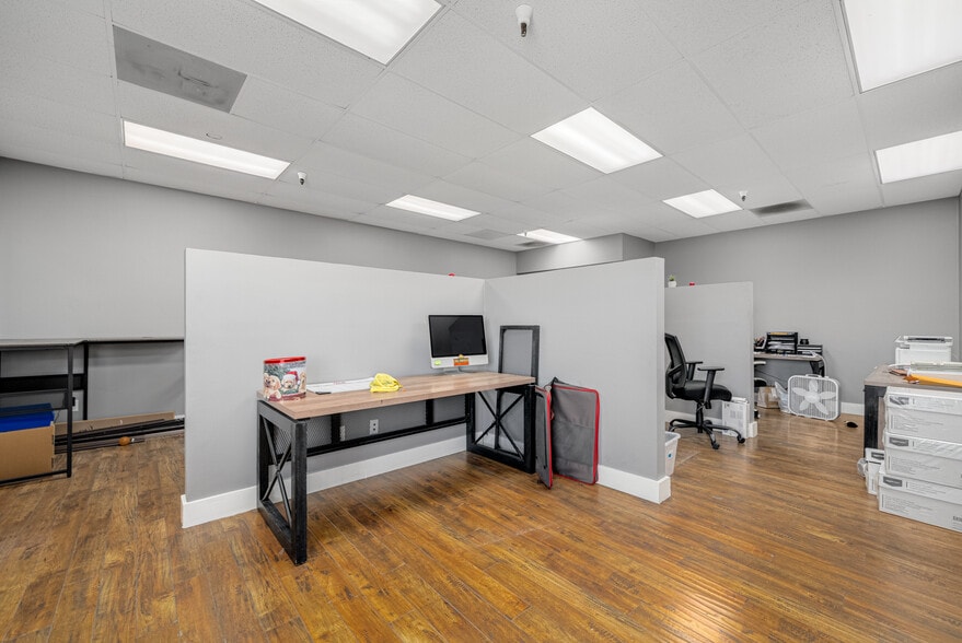 More Photos Of 735 W Orangethorpe Ave, Placentia Warehouse For Sale