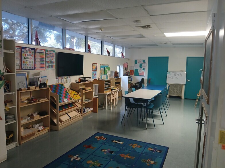 More Photos Of 6067 Hollywood Blvd, Hollywood Office For Lease