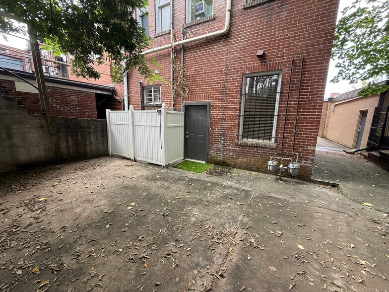 More Photos Of 110 E Washington Ave, Athens Storefront Retail Office For Sale