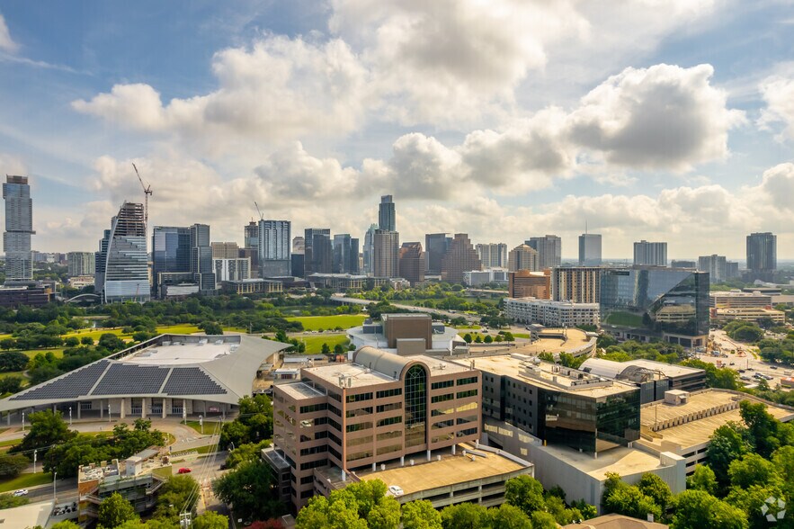 More Photos Of 811 Barton Springs Rd, Austin Office For Lease