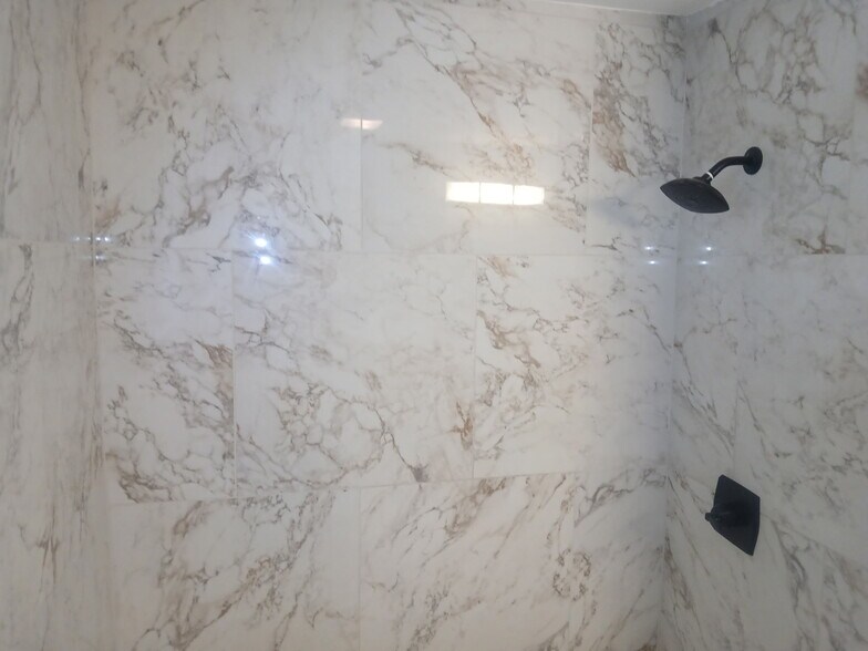 More Photos Of 1506 Avenue D, Katy Office For Sale