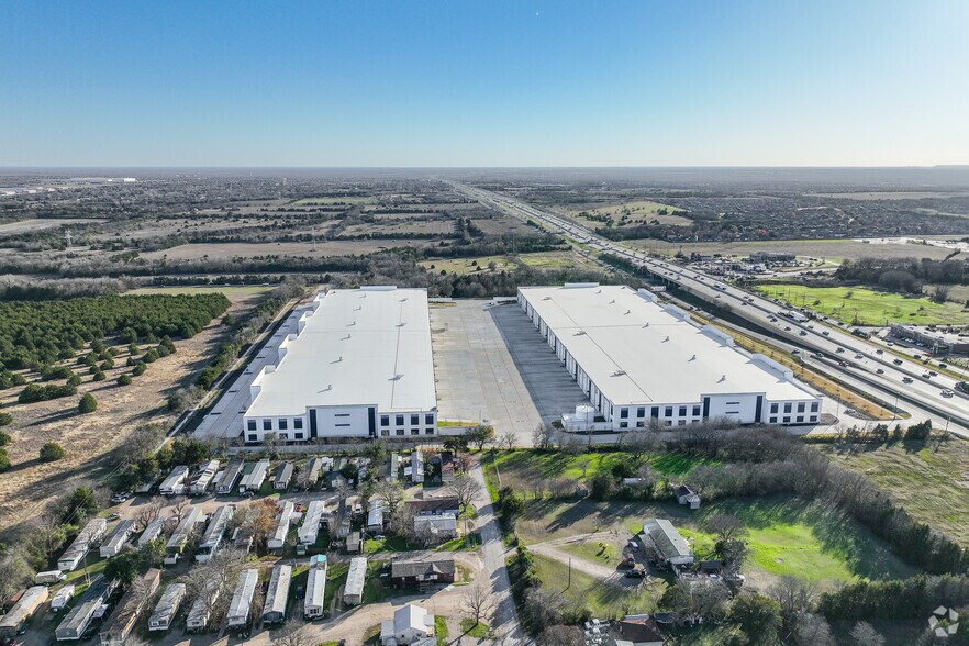 More Photos Of 1800 South I-35E Hwy, Lancaster Industrial For Lease