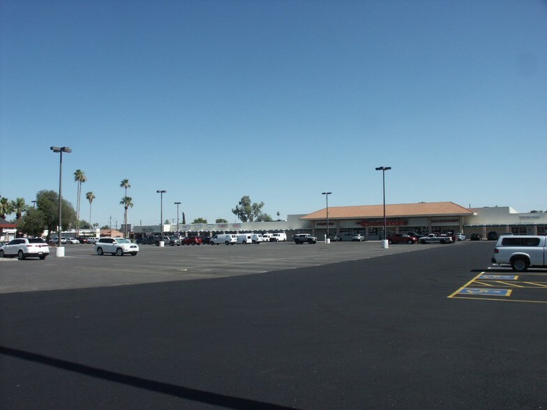 More Photos Of 3515-3559 W Northern Ave, Phoenix General Retail For Lease
