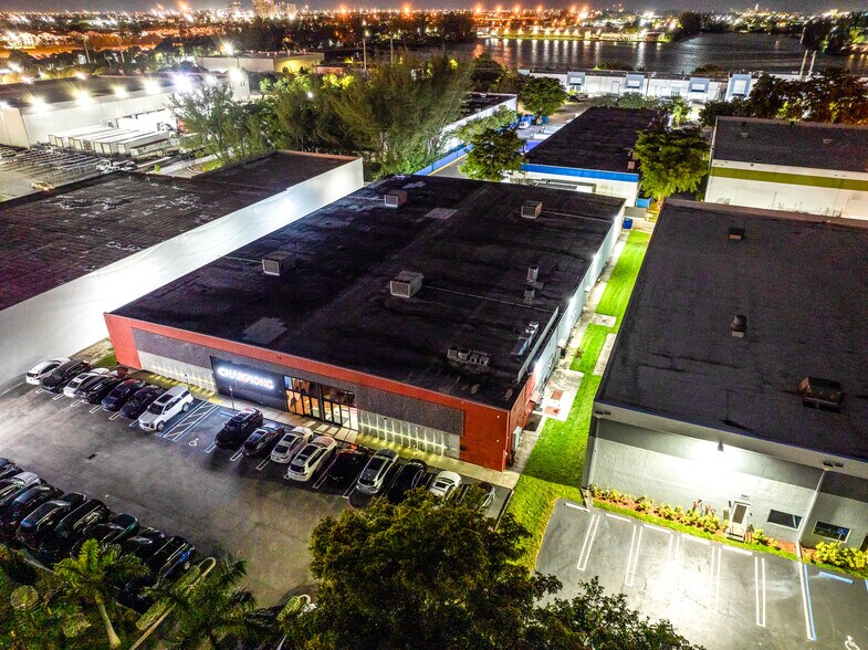 More Photos Of 1360 NW 88th Ave, Doral Bar For Sale