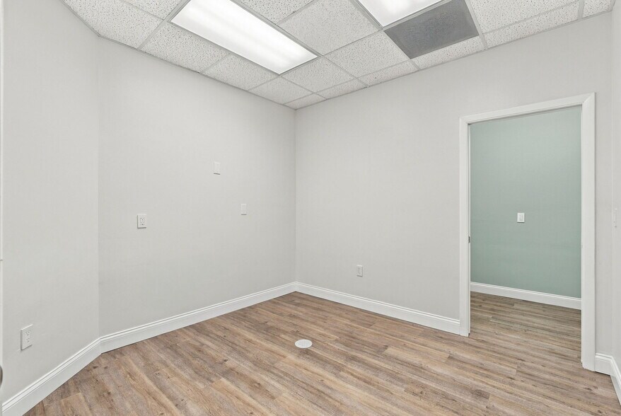 More Photos Of 2330 N Wickham Rd, Melbourne Unknown For Lease