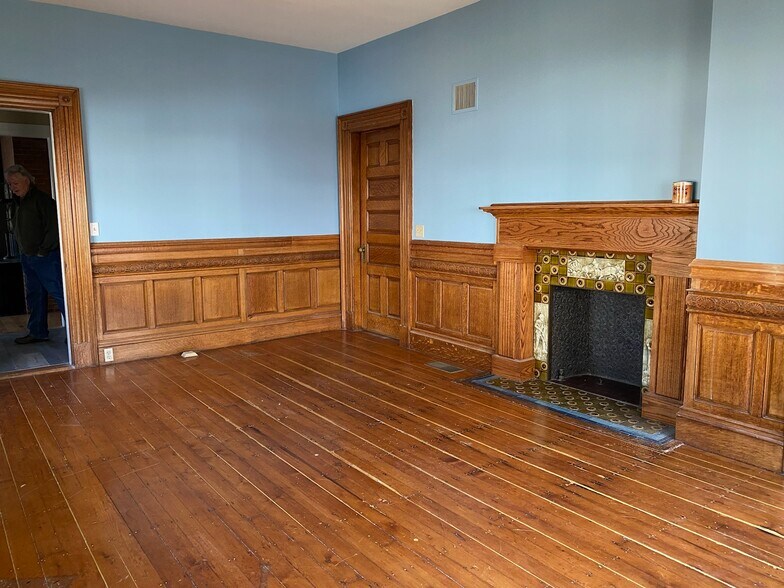 More Photos Of 2144 Broad St, Cranston Office For Lease