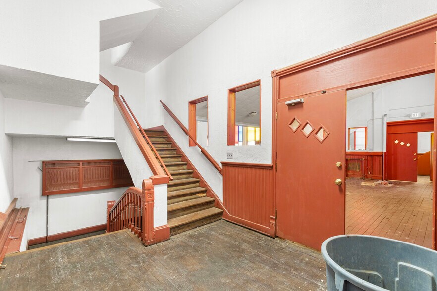 More Photos Of 124-140 W Garfield Ave, Milwaukee Religious Facility For Sale