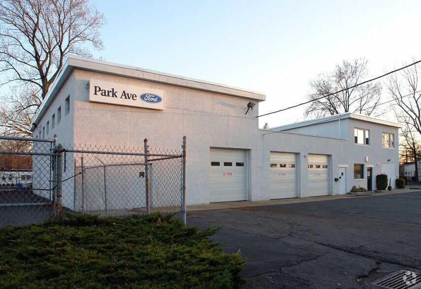 Primary Photo Of 22 Jersey Ave, Tenafly Auto Repair For Lease