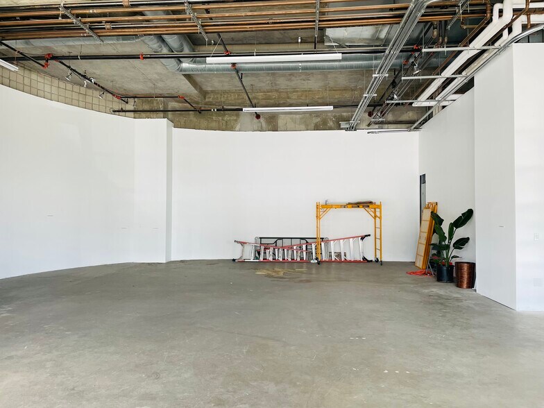 More Photos Of 8305 W Sunset Blvd, West Hollywood Office For Lease