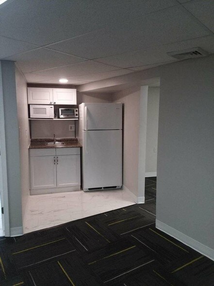 More Photos Of 6401-6405 Belair Rd, Baltimore Storefront Retail Office For Lease