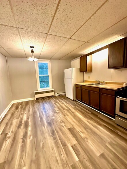 More Photos Of 862 Iron Ridge Rd, Spring Grove Apartments For Sale