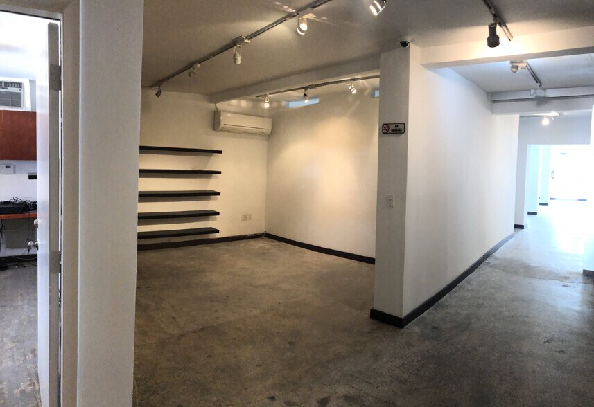 More Photos Of 3438 N Miami Ave, Miami Storefront For Lease