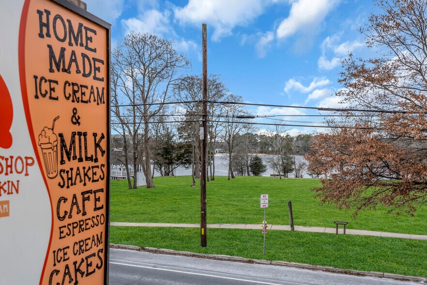 More Photos Of 59 N Main St, Manahawkin Freestanding For Sale