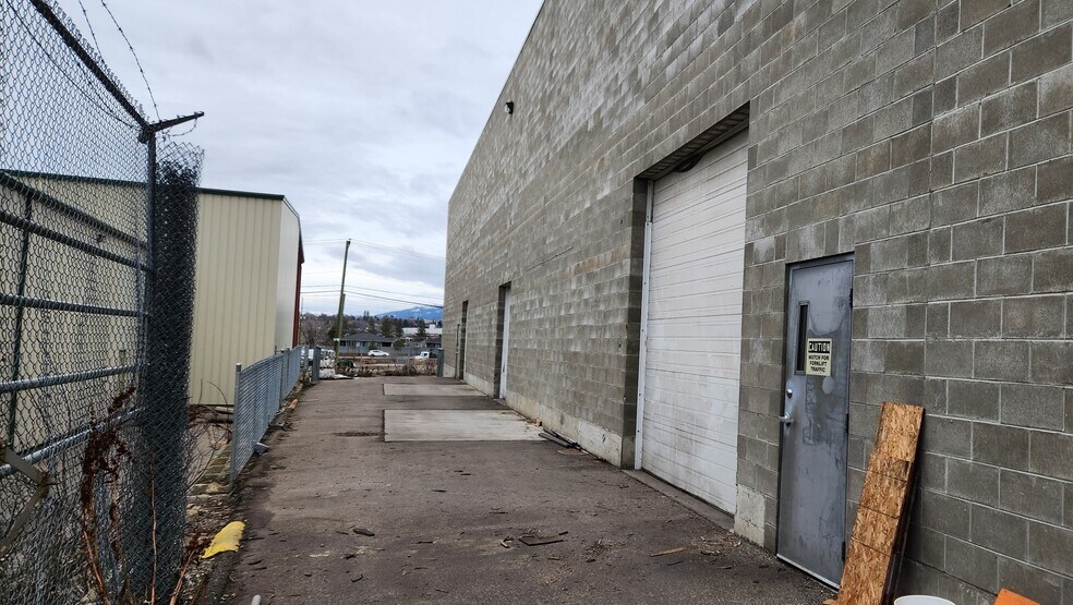 More Photos Of 1810 Kosmina Rd, Vernon Manufacturing For Sale