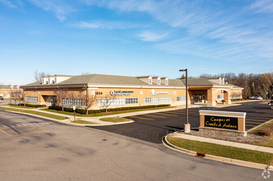 More Photos Of 1886 W Auburn Rd, Rochester Hills Unknown For Lease