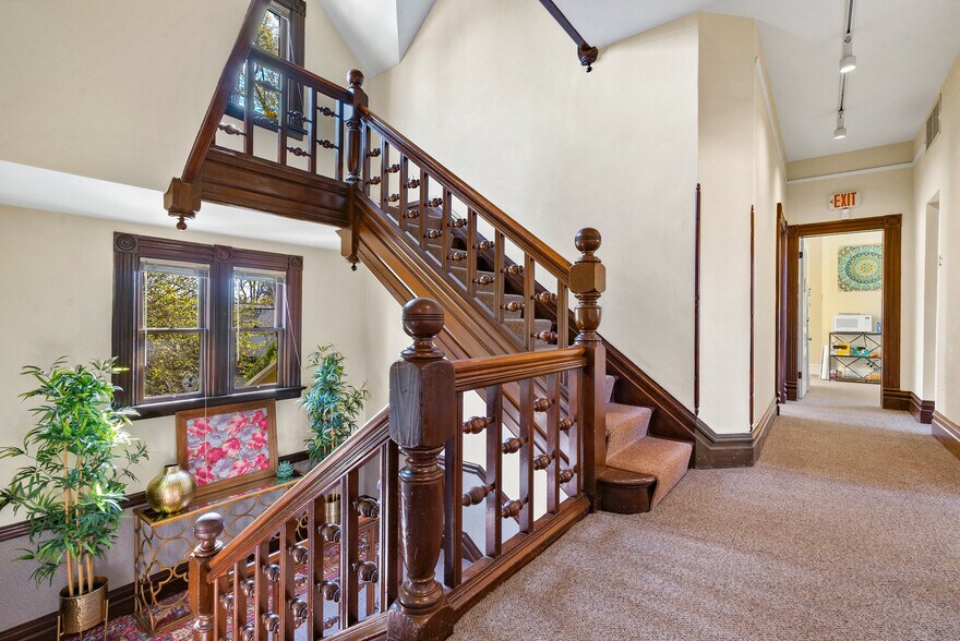 More Photos Of 603 Mission St, Santa Cruz Office For Sale