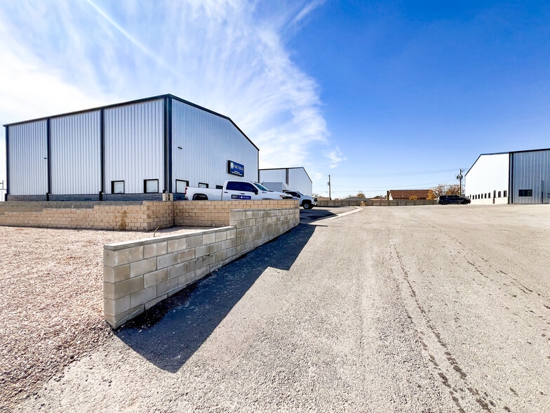 More Photos Of 1208 S Midland Dr, Midland Unknown For Lease