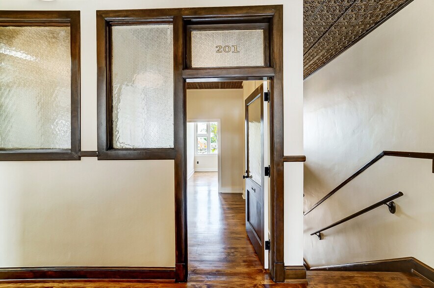 More Photos Of 9-11 N 3rd St, Newark Office For Lease