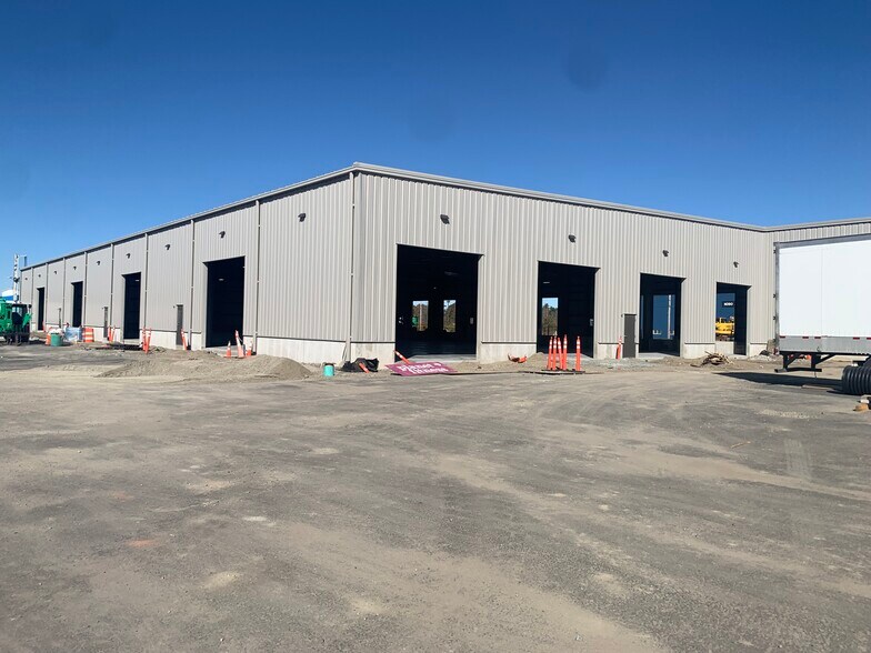 More Photos Of 254 Pleasant St, West Bridgewater Warehouse For Lease