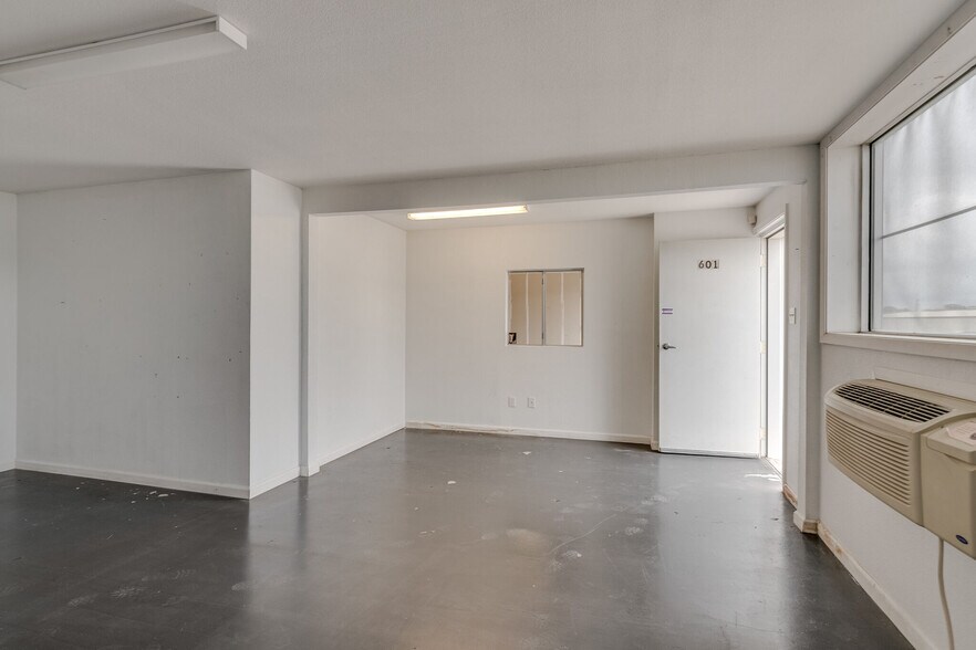 More Photos Of 12081 Katy Rd, Keller Flex For Lease