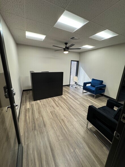 More Photos Of 801 E Abram St, Arlington Loft Creative Space For Lease