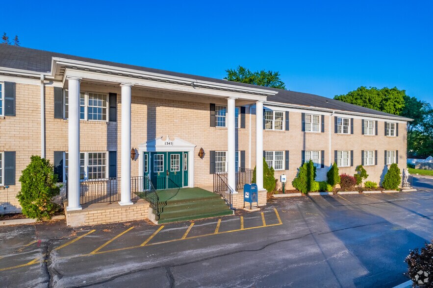 More Photos Of 1345 W Mason St, Green Bay Office For Lease