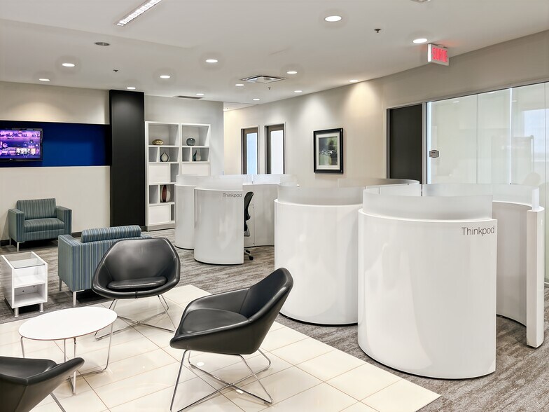 More Photos Of 6500 Rte Transcanadienne, Pointe-claire Coworking Space