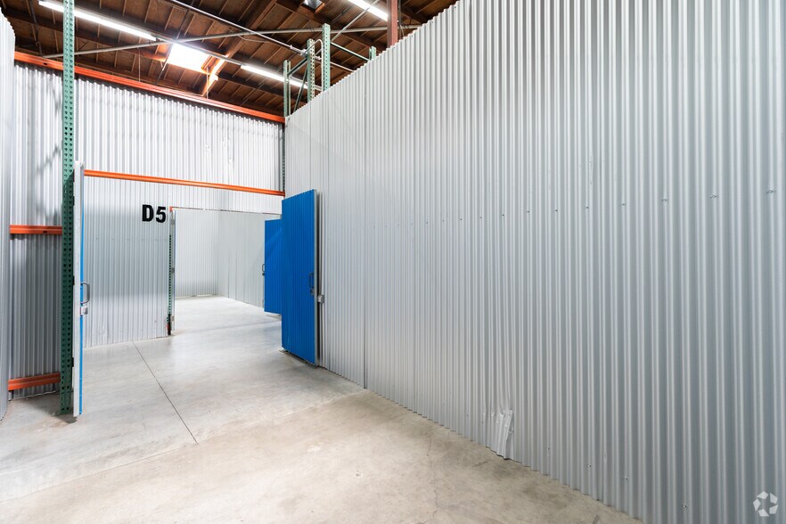 More Photos Of 4901-4911 Central Ave, Richmond Showroom For Lease