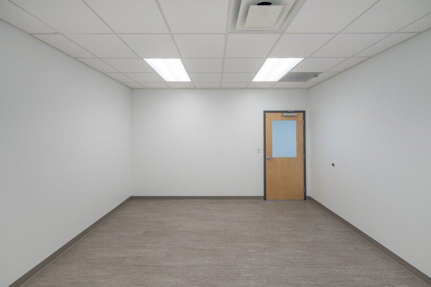 More Photos Of 2280 Lane Ave N, Jacksonville Unknown For Lease