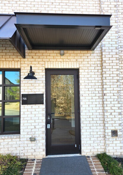 More Photos Of 6110 McFarland Station Dr, Alpharetta Medical For Lease