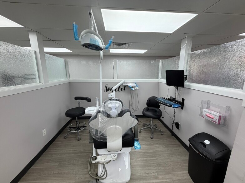 More Photos Of 5703 Martin Luther King Blvd, Houston Medical For Sale