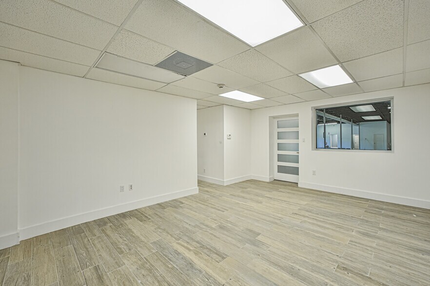More Photos Of 102 S Shaver St, Pasadena Warehouse For Lease