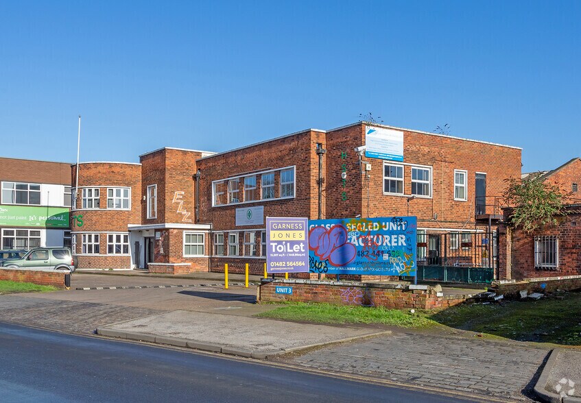 More Photos Of Air St, Hull Service For Lease