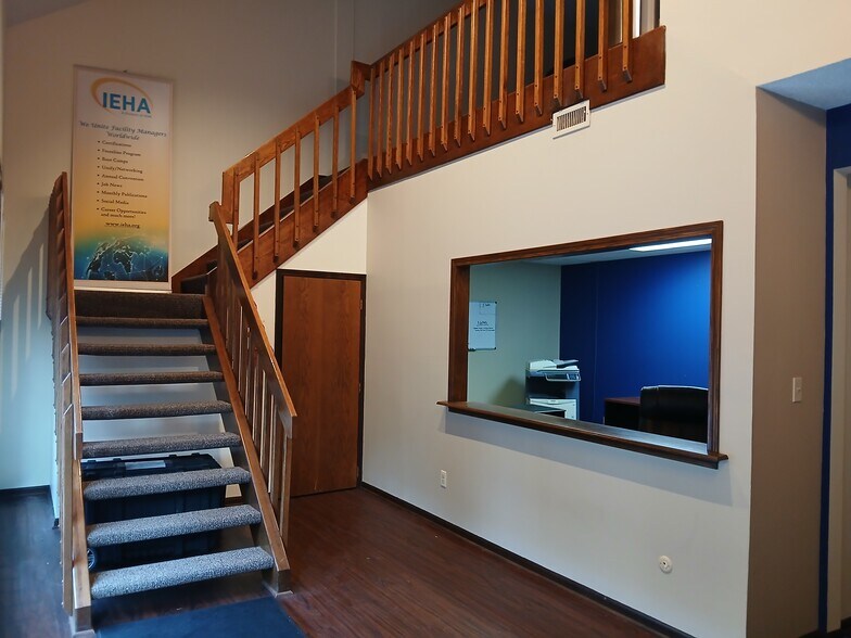 More Photos Of 1001 Eastwind Dr, Westerville Office For Lease