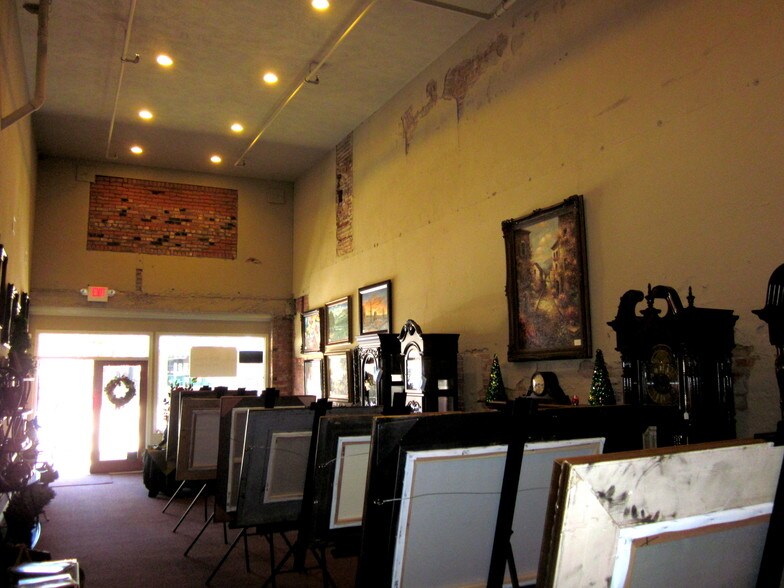 More Photos Of 208 N Bryan Ave, Bryan Office Residential For Lease