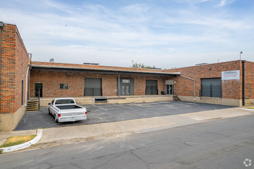 More Photos Of 1912 S Good Latimer Expy, Dallas Warehouse For Sale