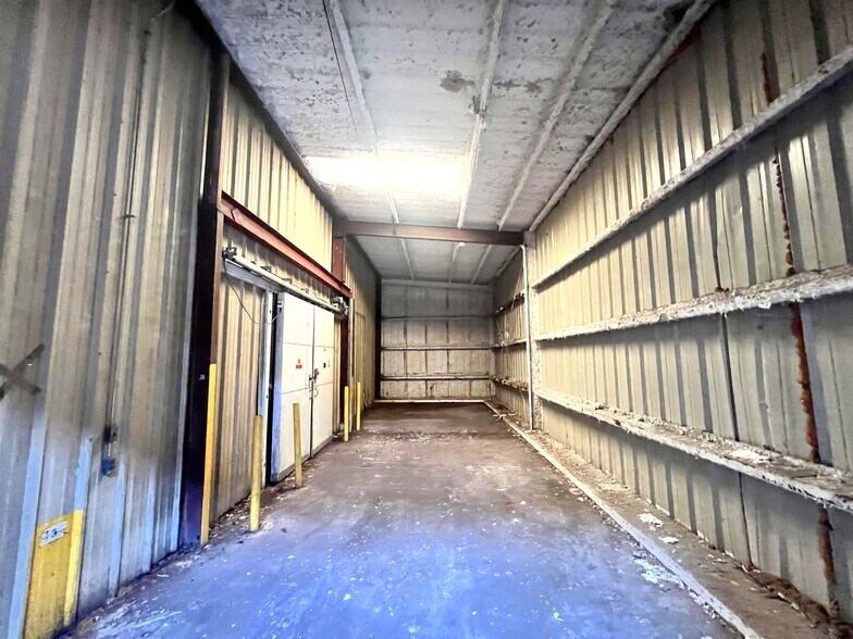 More Photos Of 401 Bingham, Ozark Warehouse For Sale