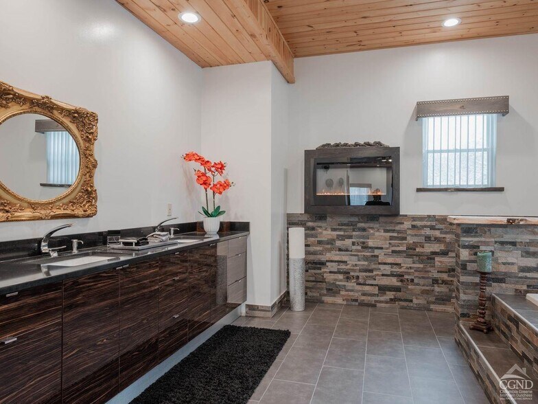 More Photos Of 19 Palsgraf Ct., Elka Park Showroom For Sale