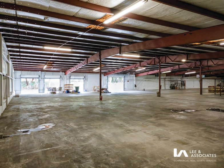 More Photos Of 10980 Enterprise Ave, Bonita Springs Warehouse For Lease