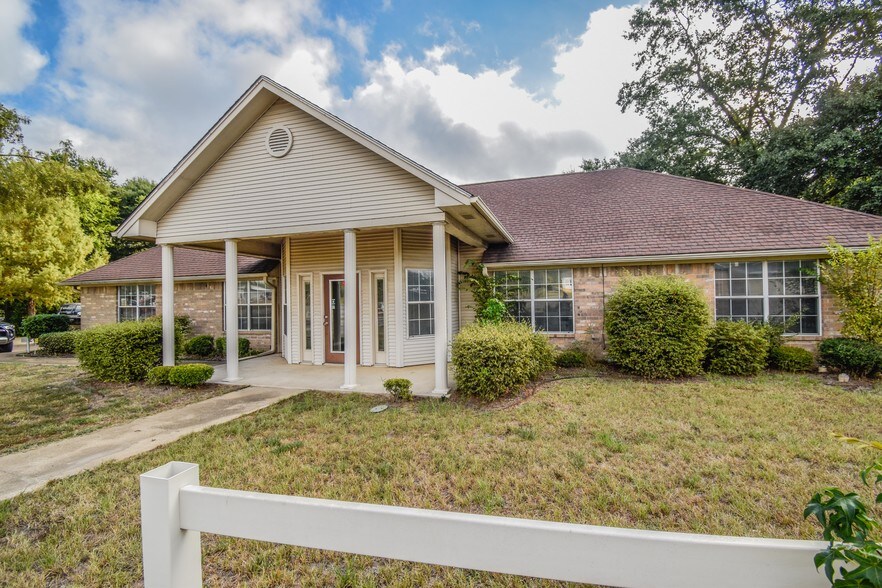 More Photos Of 511 N Northeast Loop 323, Tyler Office Residential For Lease